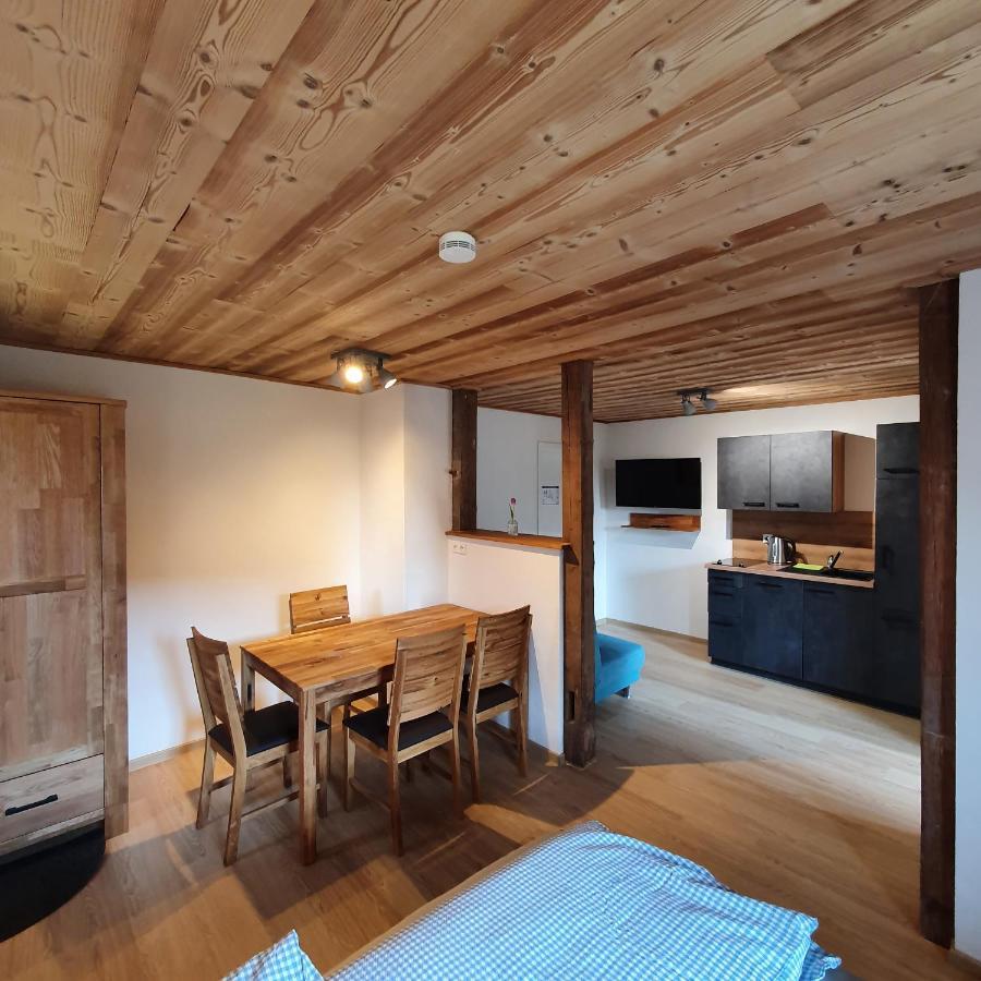 Alte Backstube - Ferienwohnung Huettenstube Und Ferienzimmer Auszeit Erkenbrechtsweiler Extérieur photo