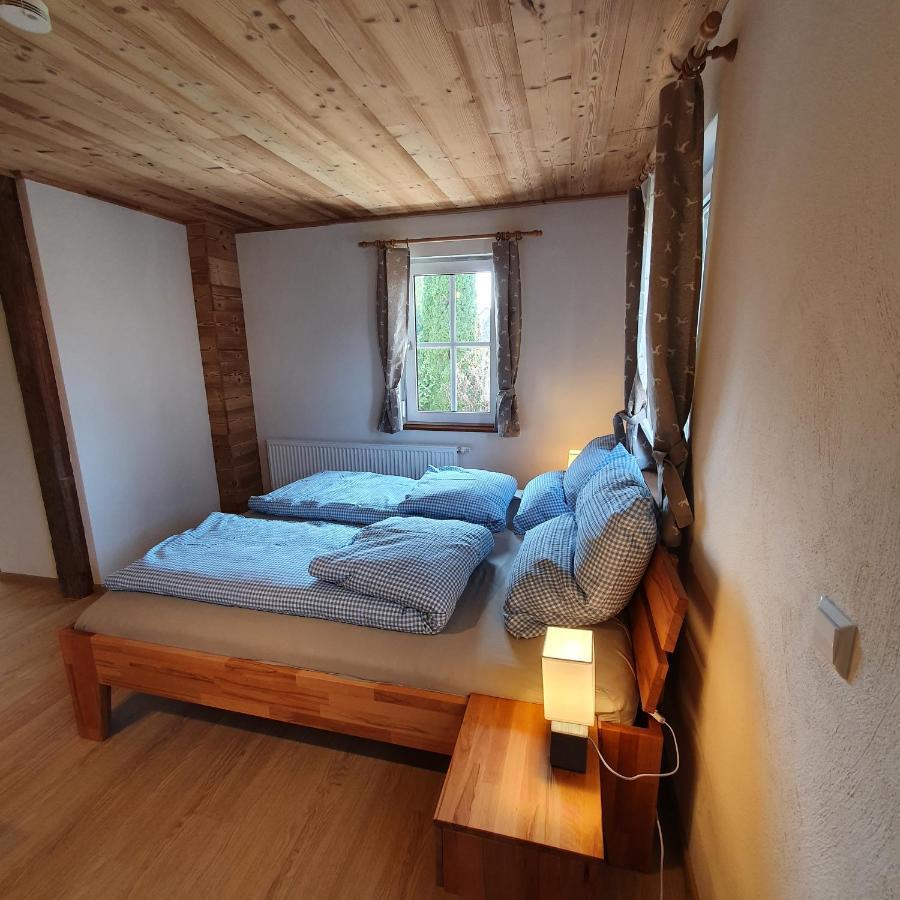 Alte Backstube - Ferienwohnung Huettenstube Und Ferienzimmer Auszeit Erkenbrechtsweiler Extérieur photo
