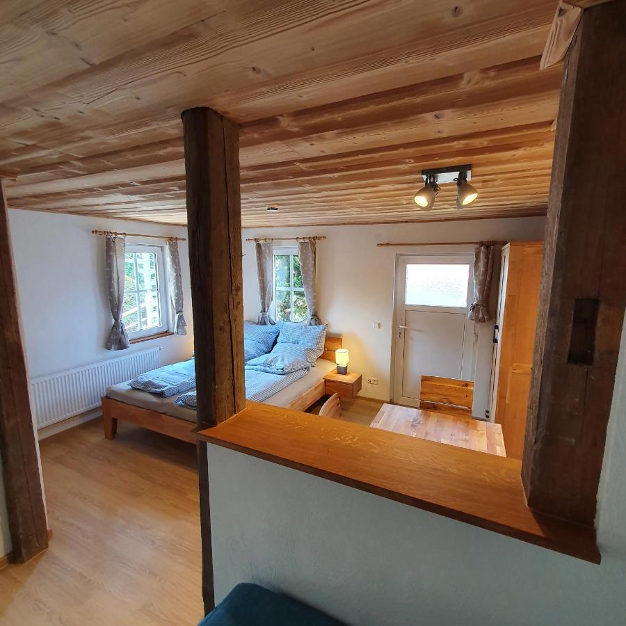 Alte Backstube - Ferienwohnung Huettenstube Und Ferienzimmer Auszeit Erkenbrechtsweiler Extérieur photo